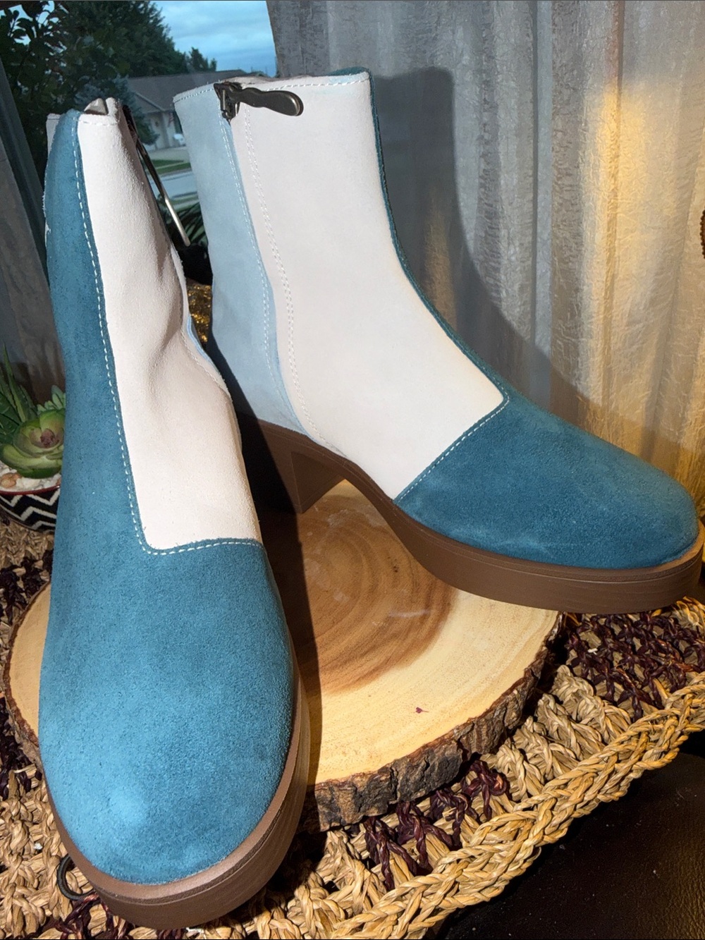 Lazo Luna Two-Tone Suede Ankle Boots Blue White Women’s Size 7 NIB